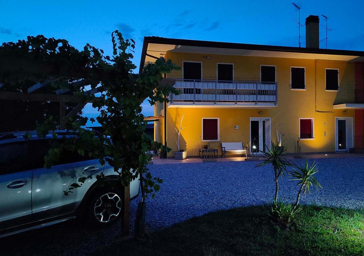 Апартаменты Yard 151 Новента-ди-Пьяве Экстерьер фото