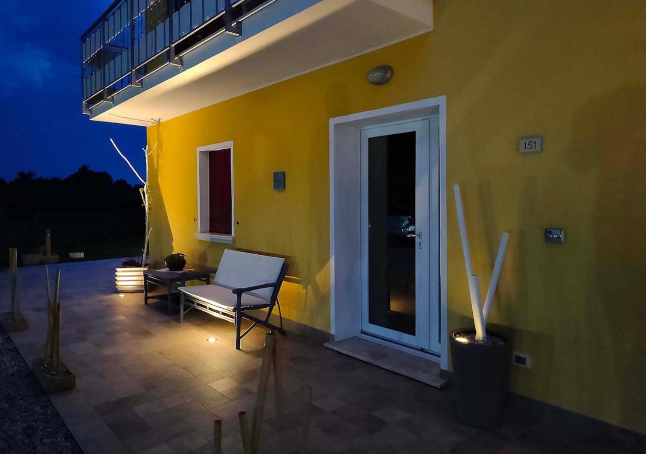 Апартаменты Yard 151 Новента-ди-Пьяве Экстерьер фото